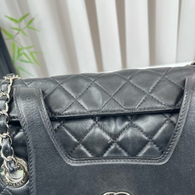 Chanel香奈兒 20開 菱格紋托特鏈條包 黑色羊皮菱格紋 搭配銀色鏈條 經典款式百搭 內裡空間大 多層隔層設計-17