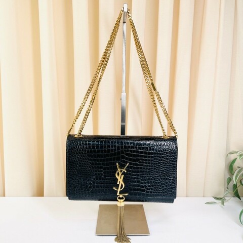 專櫃價2.6折！YSL聖羅蘭  Kate 鱷魚壓紋黑金流蘇 單肩斜挎鏈條包 流蘇的靈動性很強 上身超有氣質