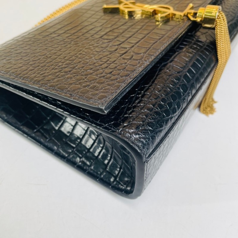 專櫃價2.6折!YSL聖羅蘭 Kate 鱷魚壓紋黑金流蘇 單肩斜挎鏈條包 流蘇的靈動性很強 上身超有氣質-11