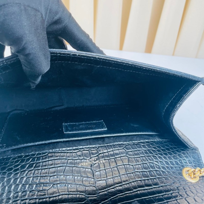 專櫃價2.6折!YSL聖羅蘭 Kate 鱷魚壓紋黑金流蘇 單肩斜挎鏈條包 流蘇的靈動性很強 上身超有氣質-17