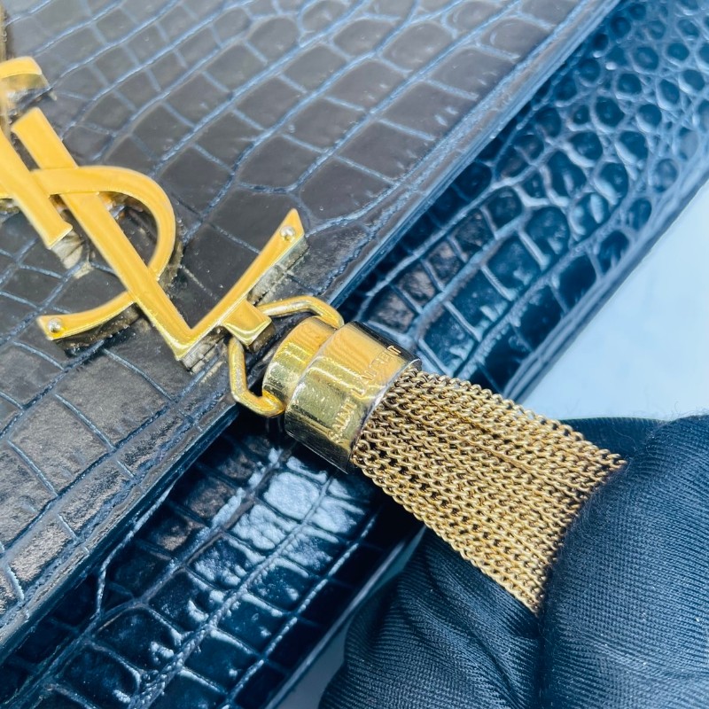 專櫃價2.6折!YSL聖羅蘭 Kate 鱷魚壓紋黑金流蘇 單肩斜挎鏈條包 流蘇的靈動性很強 上身超有氣質-22