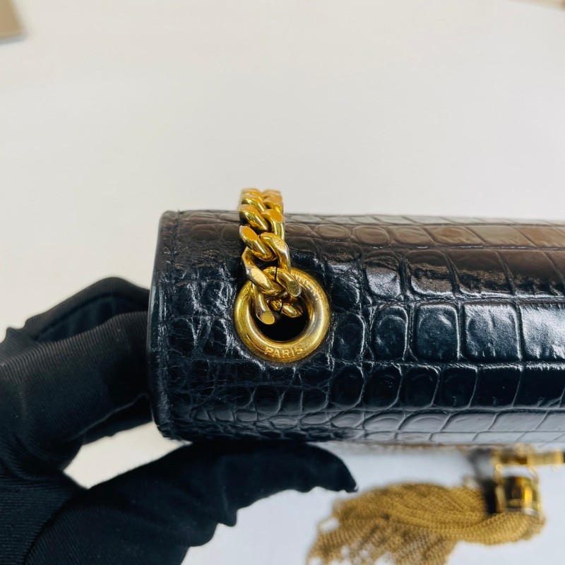專櫃價2.6折!YSL聖羅蘭 Kate 鱷魚壓紋黑金流蘇 單肩斜挎鏈條包 流蘇的靈動性很強 上身超有氣質-23