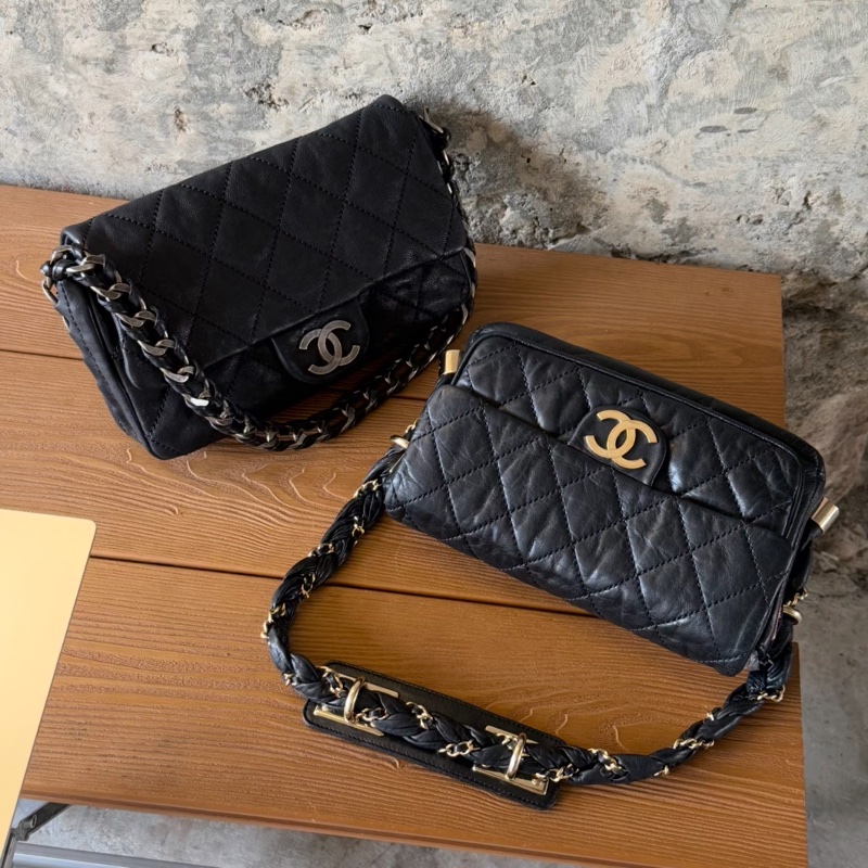 香奈兒黑金麻花腋下包,經典黑色牛皮+金色雙C Logo,菱格紋縫線超有質感-10