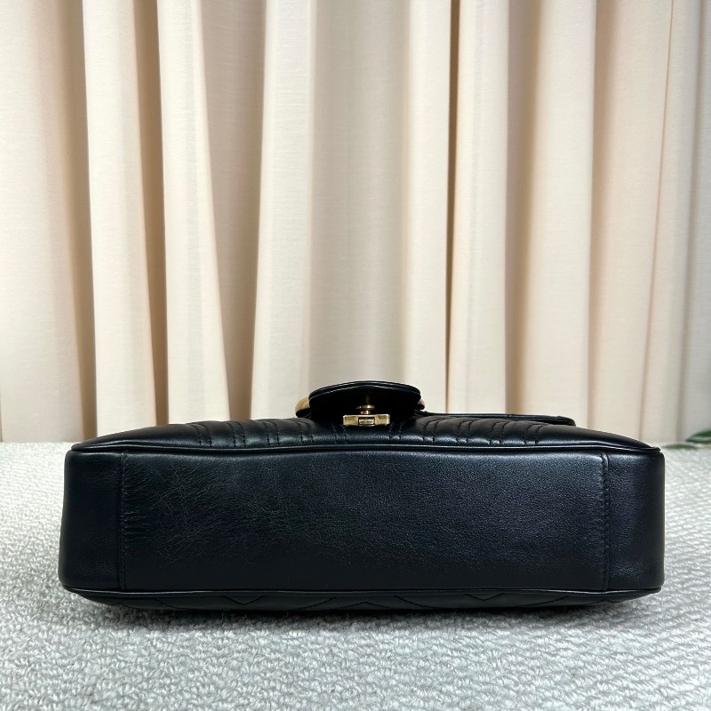 GUCCI古馳馬蒙30單肩斜挎包 古金色的經典雙G標誌 整體飽滿又精緻 出門輕便又百搭-4