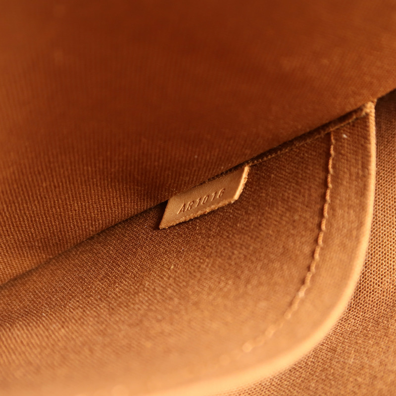 LOUIS VUITTON Monogram Lockit Horizontal金扣肩背袋-6