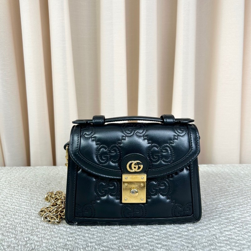 Gucci古馳黑金全皮郵差包 經典GG壓紋 金色鎖扣 鏈條肩帶 可單肩可斜挎可手提 容量實用 日常通勤百搭-0
