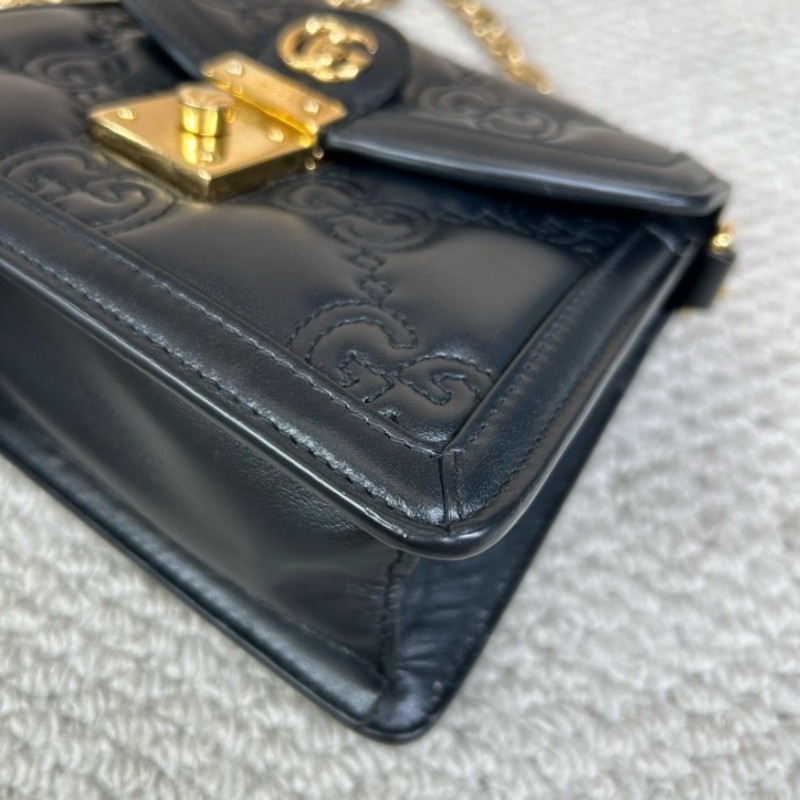 Gucci古馳黑金全皮郵差包 經典GG壓紋 金色鎖扣 鏈條肩帶 可單肩可斜挎可手提 容量實用 日常通勤百搭-8
