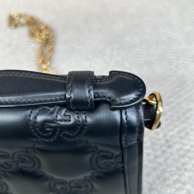 Gucci古馳黑金全皮郵差包 經典GG壓紋 金色鎖扣 鏈條肩帶 可單肩可斜挎可手提 容量實用 日常通勤百搭-12