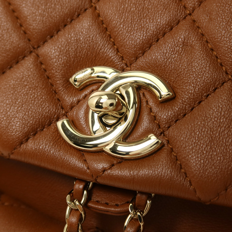 CHANEL 牛皮皮革Backpack金扣鏈帶背包-10