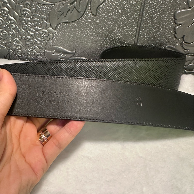 普拉達 Prada 經典的 Saffiano 荔枝紋(十字紋)皮革 灰色 男裝皮帶-16