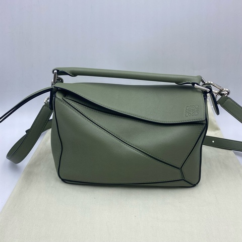 98新 羅意威/Loewe  Puzzle 墨綠色小號 附件：塵袋