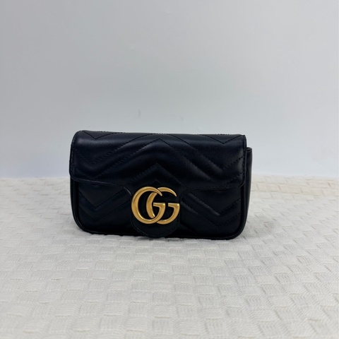 Gucci 黑牛皮霧金釦山形紋 Marmont Mini 下蓋斜背包