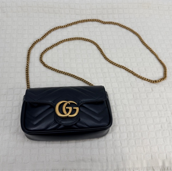 Gucci 黑牛皮霧金釦山形紋 Marmont Mini 下蓋斜背包-5