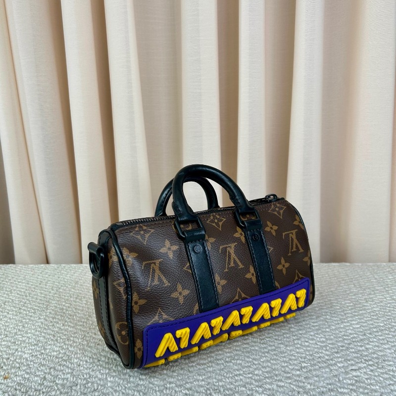 LV路易威登 Keepall XS Rubber秀款 經典Monogram帆布+橡膠LOGO拼接 藍黃撞色超吸睛 手提肩背都OK 日常通勤、休閒出行都很適合 趣味十足 辨識度超高-2