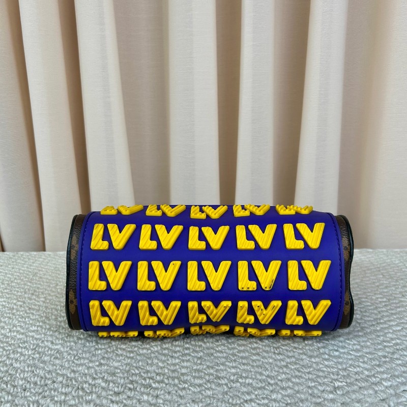 LV路易威登 Keepall XS Rubber秀款 經典Monogram帆布+橡膠LOGO拼接 藍黃撞色超吸睛 手提肩背都OK 日常通勤、休閒出行都很適合 趣味十足 辨識度超高-4