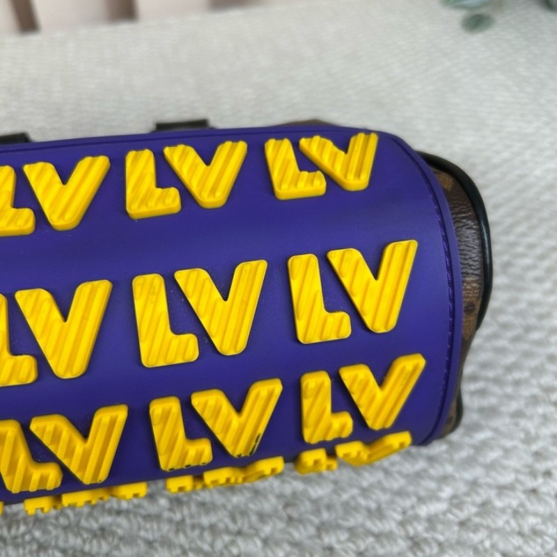 LV路易威登 Keepall XS Rubber秀款 經典Monogram帆布+橡膠LOGO拼接 藍黃撞色超吸睛 手提肩背都OK 日常通勤、休閒出行都很適合 趣味十足 辨識度超高-7