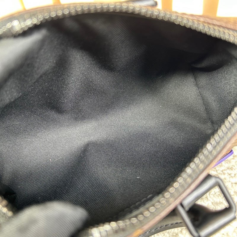 LV路易威登 Keepall XS Rubber秀款 經典Monogram帆布+橡膠LOGO拼接 藍黃撞色超吸睛 手提肩背都OK 日常通勤、休閒出行都很適合 趣味十足 辨識度超高-13