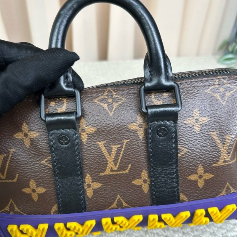 LV路易威登 Keepall XS Rubber秀款 經典Monogram帆布+橡膠LOGO拼接 藍黃撞色超吸睛 手提肩背都OK 日常通勤、休閒出行都很適合 趣味十足 辨識度超高-18
