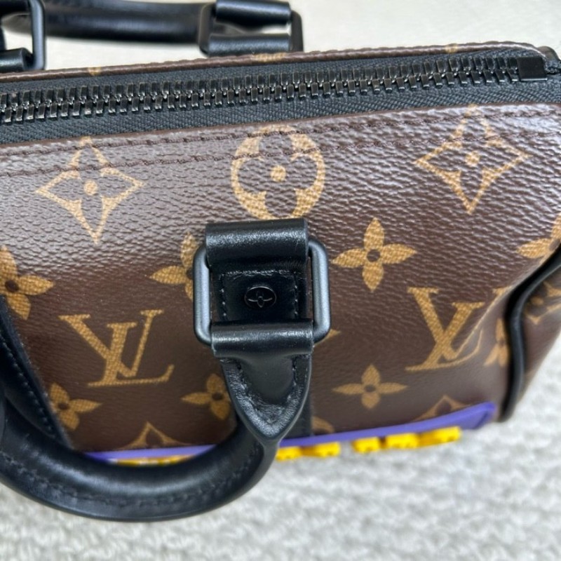 LV路易威登 Keepall XS Rubber秀款 經典Monogram帆布+橡膠LOGO拼接 藍黃撞色超吸睛 手提肩背都OK 日常通勤、休閒出行都很適合 趣味十足 辨識度超高-20