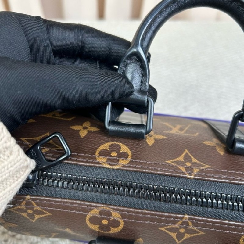 LV路易威登 Keepall XS Rubber秀款 經典Monogram帆布+橡膠LOGO拼接 藍黃撞色超吸睛 手提肩背都OK 日常通勤、休閒出行都很適合 趣味十足 辨識度超高-21