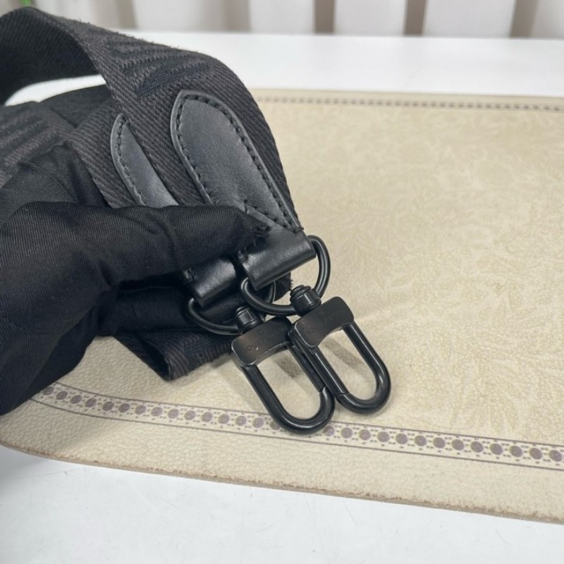 LV路易威登 24年票 無芯片 Keepall 25 黑色壓紋牛皮 經典老花壓紋 黑武士配色 容量可觀 肩帶可調節-21