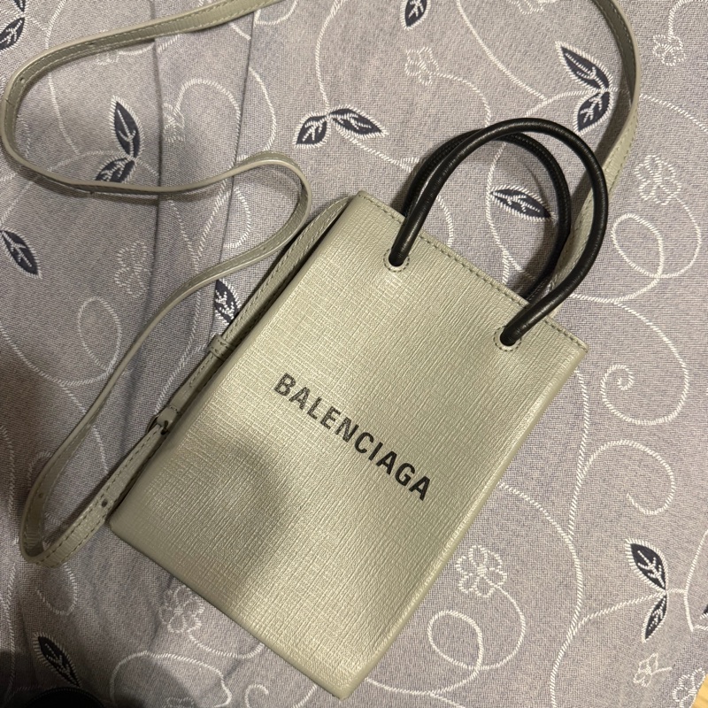 巴黎世家手機包-1