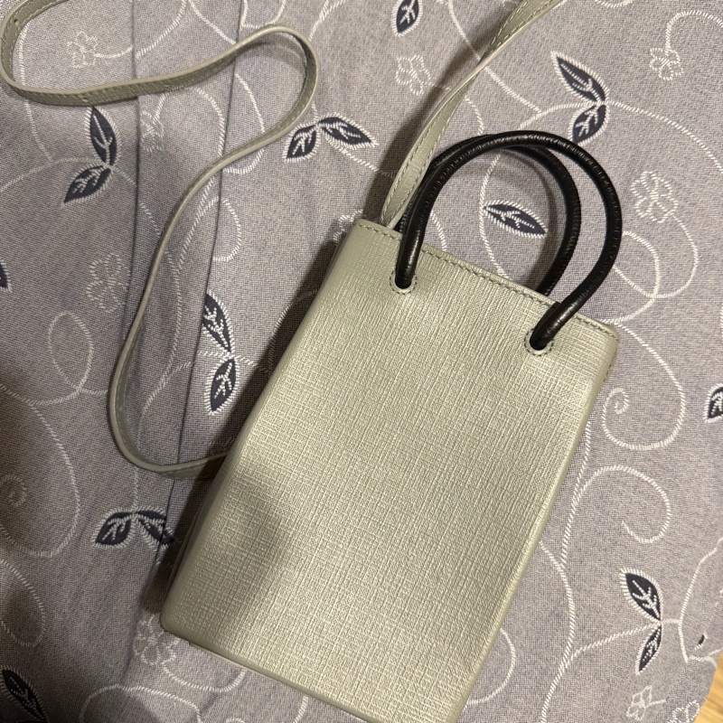 巴黎世家手機包-2