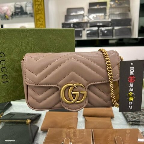 東區正精品㊣GUCCI Marmont Supermini 476433 全新迷你裸色V紋牛皮金鍊前釦式斜背包手拿包 RZ3697