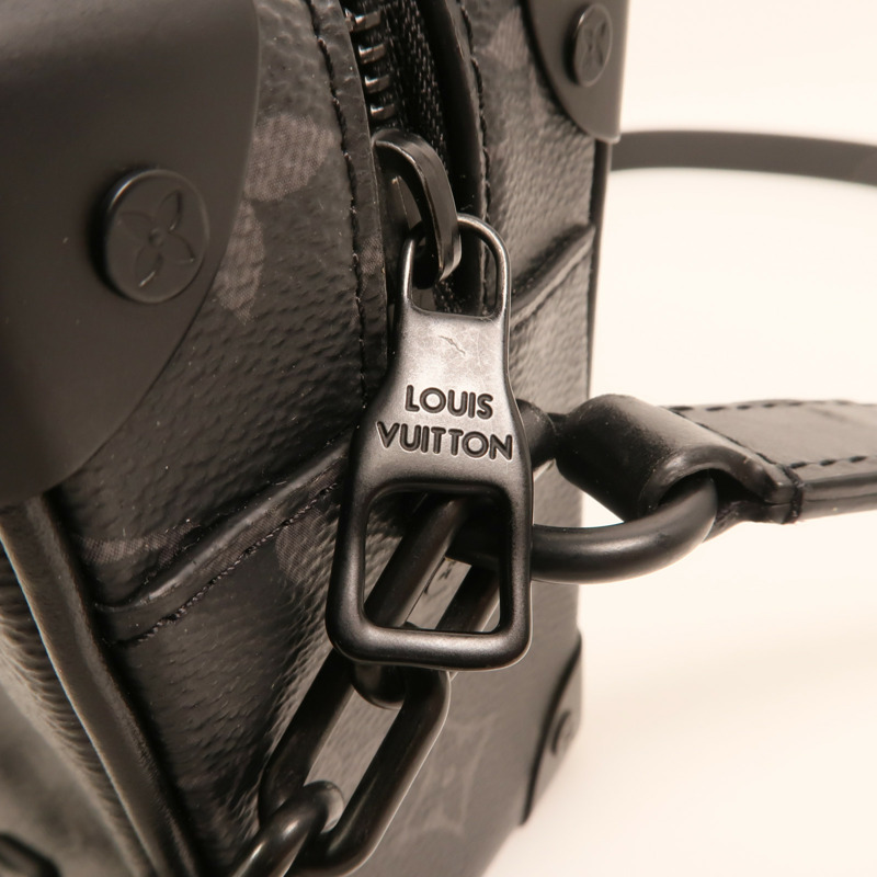 LOUIS VUITTON Monogram Eclipse Mini Soft Trunk肩背袋-12