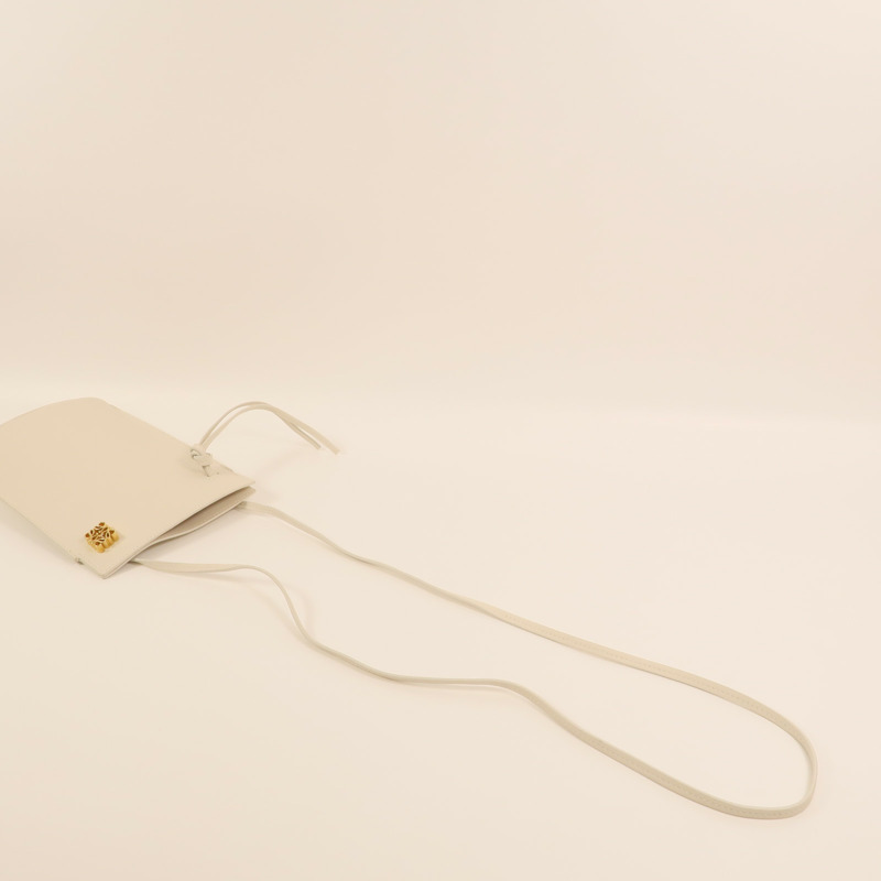 LOEWE 牛皮皮革Dice Pocket金扣肩背袋-7