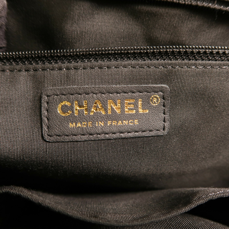 CHANEL 牛皮皮革Quilted Timeless CC Chain Tote金扣鏈帶肩背袋-5