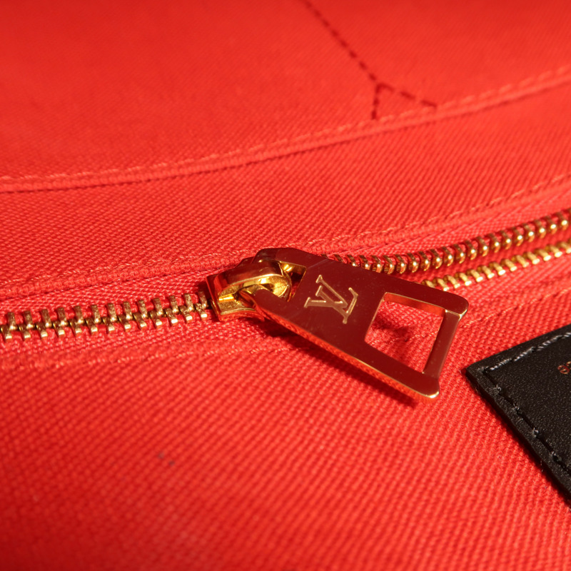 LOUIS VUITTON Monogram Giant On The Go MM金扣手挽肩背兩用袋-8