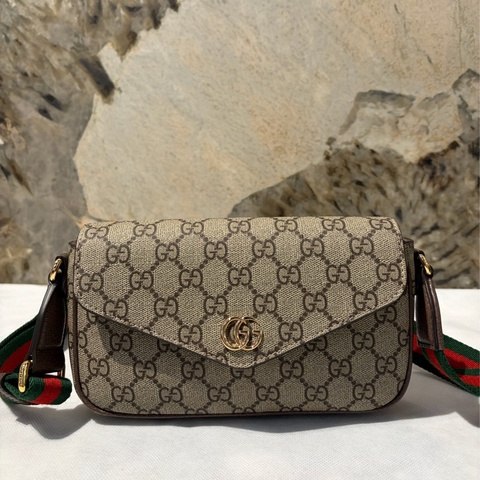 Gucci PVC信封斜背包