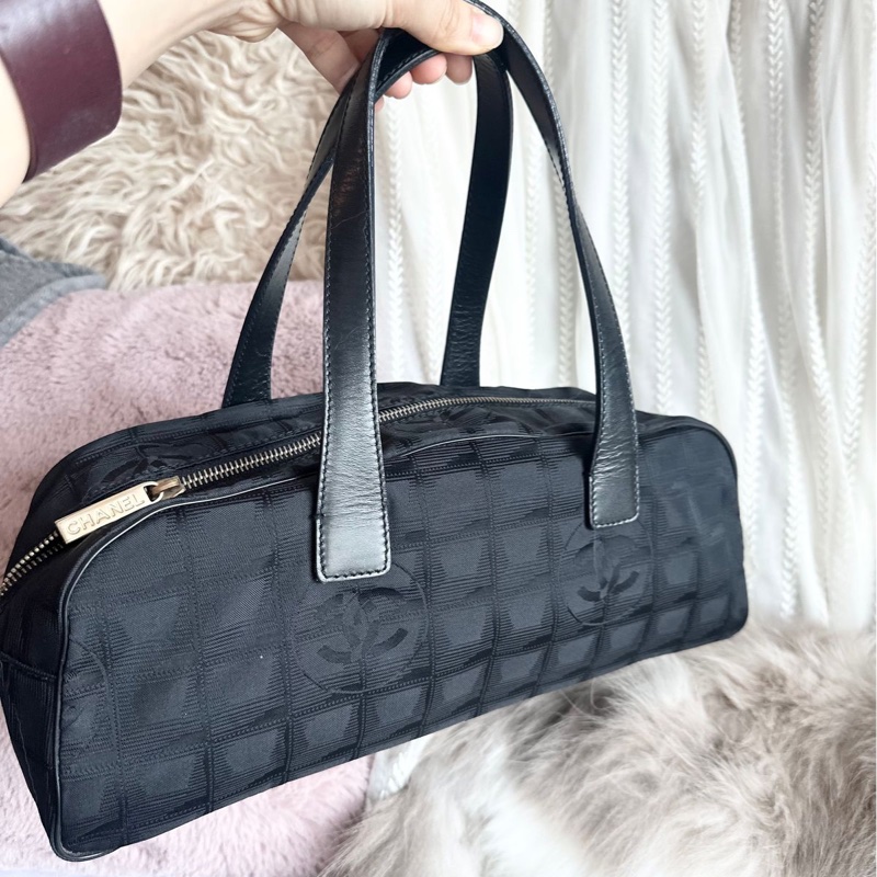 香奈兒 肩背包 腋下包 手提包 黑色 包 黑色尼龍 帆布 波士頓 旅遊系列 手提包 中古包包 chanel travel line boston bag-0