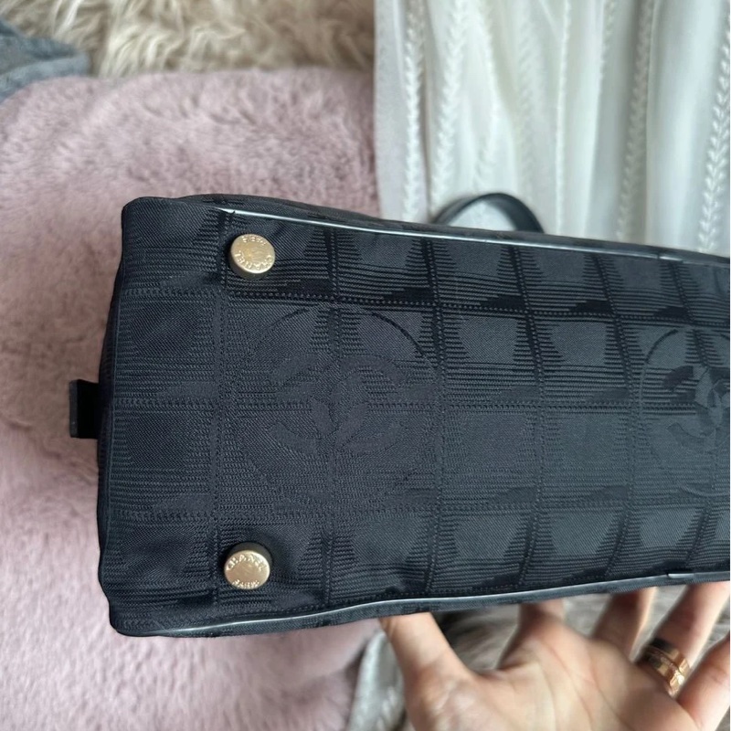 香奈兒 肩背包 腋下包 手提包 黑色 包 黑色尼龍 帆布 波士頓 旅遊系列 手提包 中古包包 chanel travel line boston bag-15