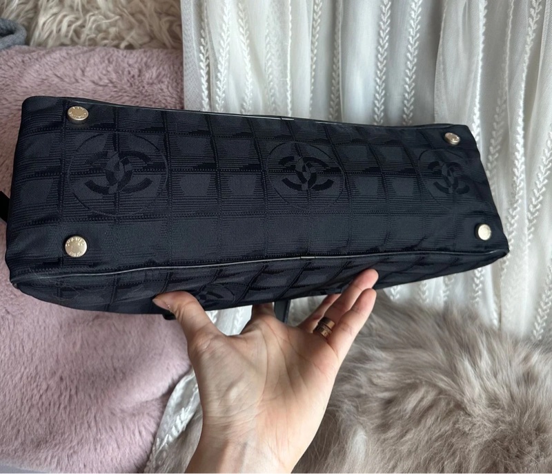 香奈兒 肩背包 腋下包 手提包 黑色 包 黑色尼龍 帆布 波士頓 旅遊系列 手提包 中古包包 chanel travel line boston bag-16