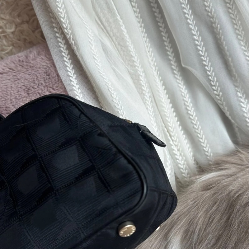 香奈兒 肩背包 腋下包 手提包 黑色 包 黑色尼龍 帆布 波士頓 旅遊系列 手提包 中古包包 chanel travel line boston bag-17