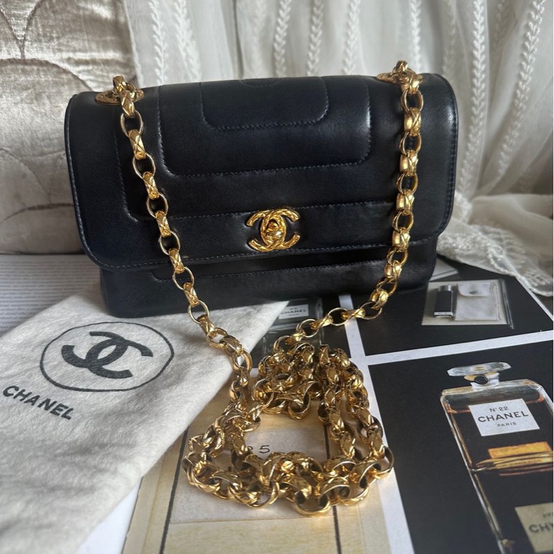 香奈兒翻蓋包 雕花鏈 鏈條包 通花鏈 黑色皮 CC 金鍊 側背包 斜背包 古董包 Vintage chanel black flap chain bag classic flap rare-0