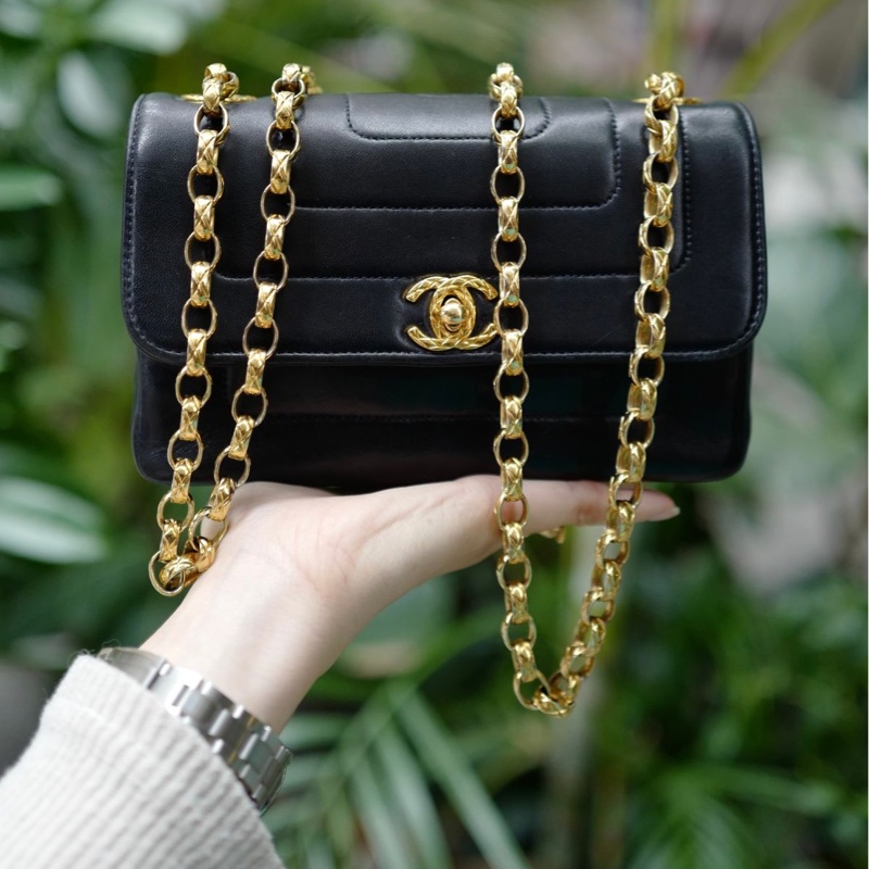 香奈兒翻蓋包 雕花鏈 鏈條包 通花鏈 黑色皮 CC 金鍊 側背包 斜背包 古董包 Vintage chanel black flap chain bag classic flap rare-5