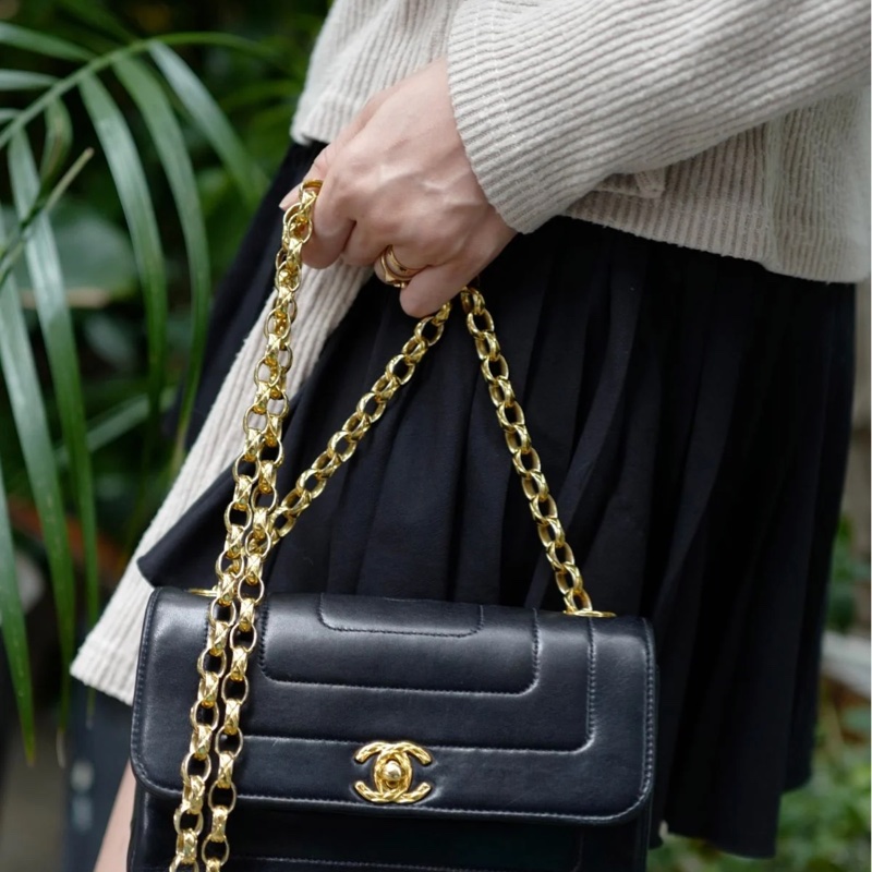 香奈兒翻蓋包 雕花鏈 鏈條包 通花鏈 黑色皮 CC 金鍊 側背包 斜背包 古董包 Vintage chanel black flap chain bag classic flap rare-7