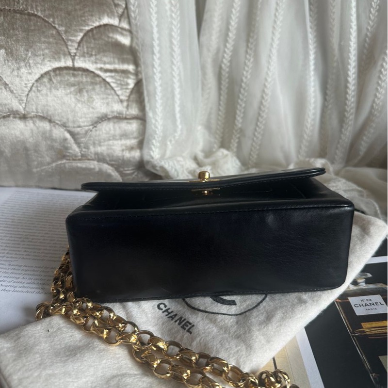 香奈兒翻蓋包 雕花鏈 鏈條包 通花鏈 黑色皮 CC 金鍊 側背包 斜背包 古董包 Vintage chanel black flap chain bag classic flap rare-19