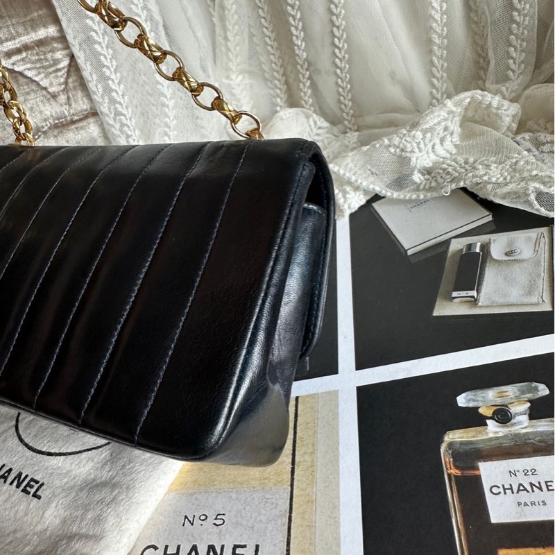 香奈兒翻蓋包 雕花鏈 鏈條包 通花鏈 黑色皮 CC 金鍊 側背包 斜背包 古董包 Vintage chanel black flap chain bag classic flap rare-21
