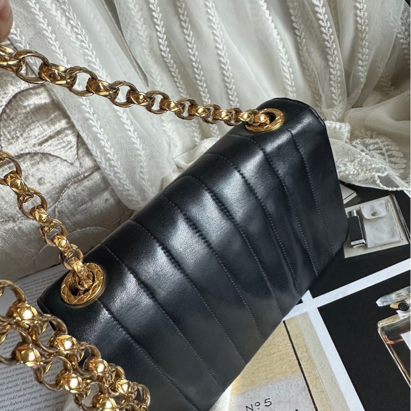 香奈兒翻蓋包 雕花鏈 鏈條包 通花鏈 黑色皮 CC 金鍊 側背包 斜背包 古董包 Vintage chanel black flap chain bag classic flap rare-22