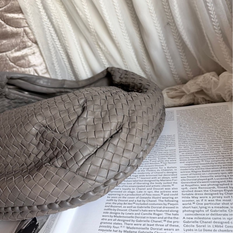 葆蝶家 編織手提包 托特包 肩背包 和尚包雲朵包 灰色 Bottega Veneta hobo bag-18