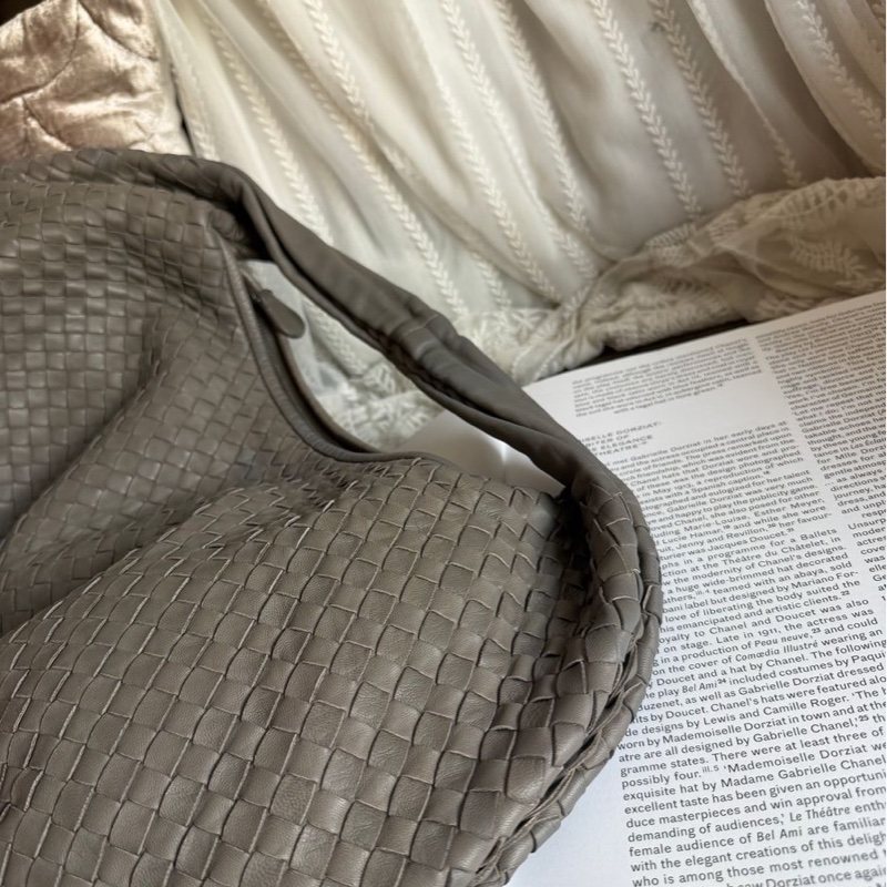 葆蝶家 編織手提包 托特包 肩背包 和尚包雲朵包 灰色 Bottega Veneta hobo bag-32