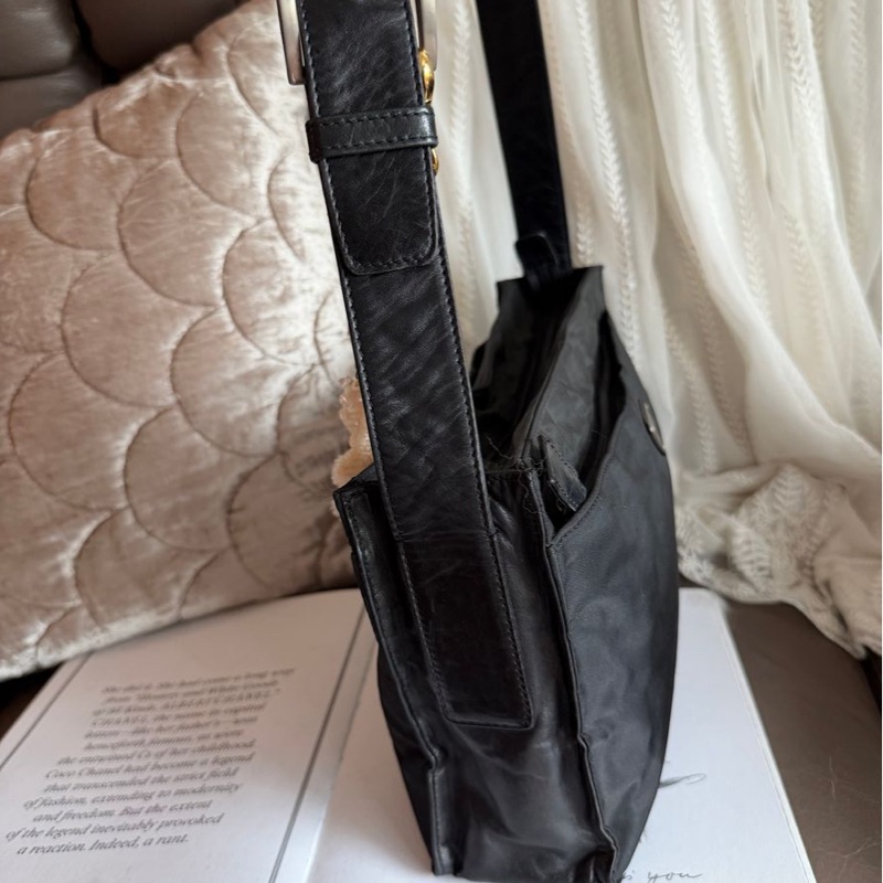 普拉達 黑色 包包prada re-nylon 再生尼龍系列 手袋 肩背包 腋下包 手提包 斜挎包 斜背包 側背包-15