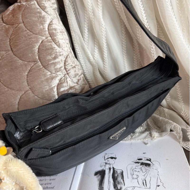 普拉達 黑色 包包prada re-nylon 再生尼龍系列 手袋 肩背包 腋下包 手提包 斜挎包 斜背包 側背包-22