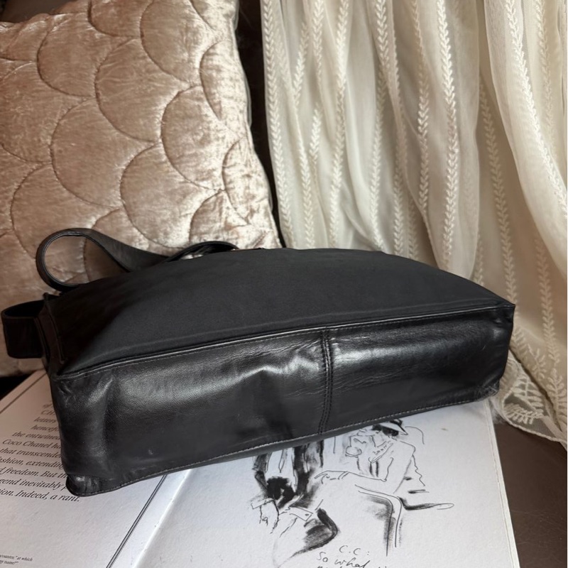 普拉達 黑色 包包prada re-nylon 再生尼龍系列 手袋 肩背包 腋下包 手提包 斜挎包 斜背包 側背包-24