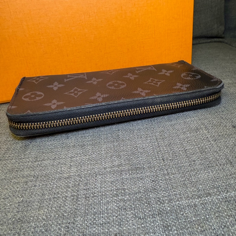 Louis Vuitton 黑色男生長夾|有零錢層-3