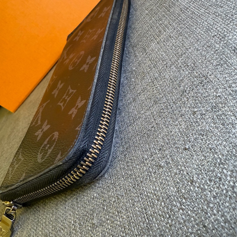 Louis Vuitton 黑色男生長夾|有零錢層-5